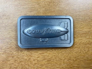 Leichtmetall Goodyear Blimp Rubber and Tire Company Gürtelschnalle - Bild 1 von 3