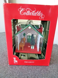 Santa's Best Christmas Tree Ornament - Decorated House - Bild 1 von 5