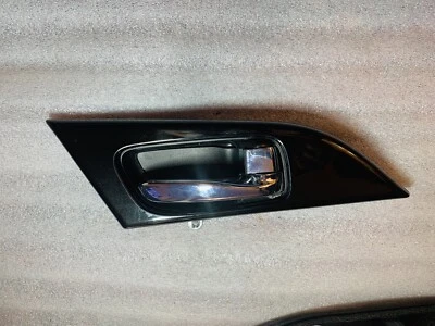 Nissan Máxima 2017 2018 bisel de manija de puerta trasera derecha OEM L0241326-AA Foto 1 de 4