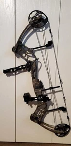 Bear Threat Compound Bow & Accessories - Picture 1 of 7