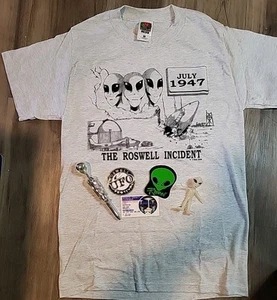 VTG The Roswell Incident Tshirt, Pen, Glow In The Dark Alien, Stickers, License - Picture 1 of 7