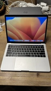 Apple MacBook Pro A1706 13.3 inch Laptop - MPXV2LL/A (2017) 3.1 Ghz 8gb 256gb - Afbeelding 1 van 4