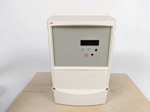 ABB ACS255-03U-09A5-4-B068 Drive 5HP 4kW 380-480V NEMA 4X VFD Variable Frequency - Picture 1 of 9
