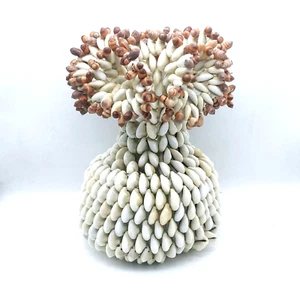 Vintage Folk Art Trompe l'Oeil Ruffled Cowrie Puka Sea Shell Vase Candle Holder - Picture 1 of 9