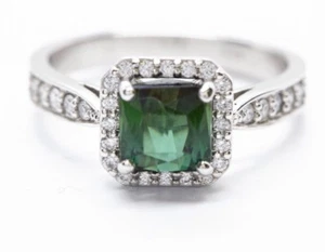 Anillo de turmalina verde brasileña de 1,43 quilates y halo de diamantes de 0,34 quilates, 14 k - Imagen 1 de 8