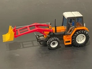 Britains Renault 145-14 Farm Tractor w/ Bucket Attachment 1:32 - Picture 1 of 5