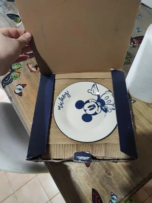 DISNEY AT HOME PIATTI TELLER SET ASSIETTES BORDENSET 4X 4X 8 PIATTI MICKEY MOUSE - Immagine 1 di 4