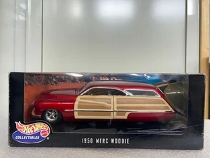 Hot Wheels 1950 Mercury Woody Wagon 1:18 Red Wood Grain modello di auto - Foto 1 di 9