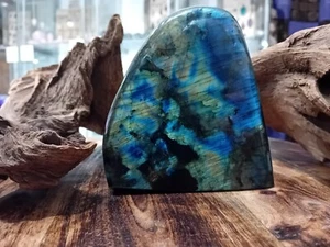 Beautiful Labradorite freeform (SP) - Picture 1 of 4