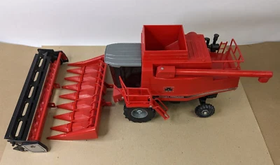 Massey Ferguson 8780 Combine Tractor Diecast ERTL 1/24 Scale - Image 1 of 4