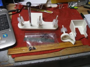 SINGER 14U34 14U34B SERGER Nähmaschine 4 Faden Spulengestell Vintage - Bild 1 von 5