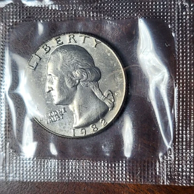 1982 D Washington Quarter  UNCIRCULATED Sealed Souvenir Set Cello - Image 1 of 2