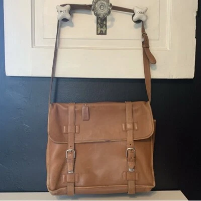 Auténtico maletín vintage para computadora portátil Coach Madison 5325 London de cuero tostado Foto 1 de 4