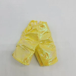 Pantaloncini Monster High G3 Skulltimate Secrets 2 Fearridescent Cleo Giallo Iridescente - Foto 1 di 3