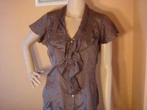 NEU MIT ETIKETT LUCKY OLIVGRÜNE transparente BLUSE XSMALL 99 $ HEISS SEXY!! - Bild 1 von 3