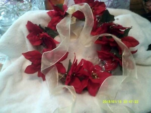 Kranz schön verziert Traubenkränze 11" bis 13" mit hübschen Blumen. KOSTENLOSER VERSAND. - Bild 1 von 1