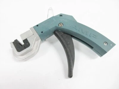 HERRAMIENTA DE TERMINACIÓN AMP 58062-1 PARA CONTACTOS IDC #20-30 AWG y mango 58074-1 Foto 1 de 4