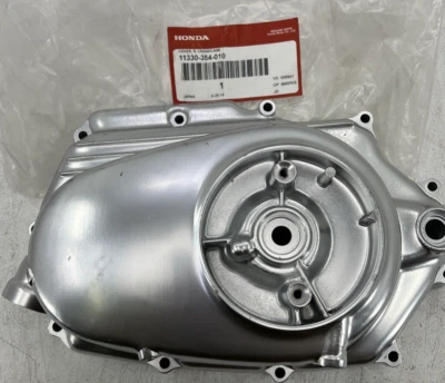 1974-76 CL200 CB200 GENUINE HONDA 11330-354-010 MOTORCYCLE CRANKCASE COVER R. - Image 1 of 4