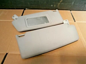 VAUXHALL ASTRA 2005-2009 MK5 PAR DE PARASOLES CON 1 ESPEJO RETROVISOR - Imagen 1 de 1