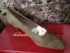 Salvatore Ferragamo Ruby brauner schwarzer Damen-Pump 1. 2 Zoll Gr. 7-AAA UK 8 US $ 758 - Bild 1 von 17