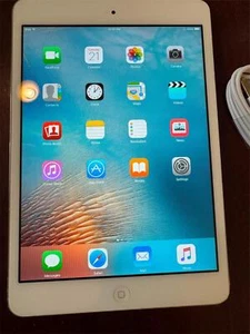 Apple iPad mini 1st Gen. 16GB, Wi-Fi, 7.9in - White & Silver MD531LL/A - Grade A - Picture 1 of 4