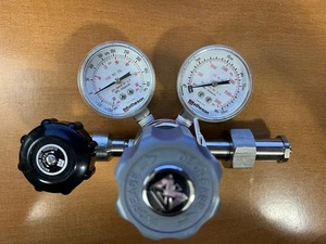 Matheson 3513-660 Gas Regulator - Picture 1 of 4