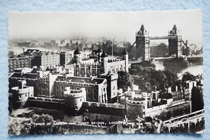 The Tower of London & Tower Bridge, London, England, Vereinigtes Königreich - Bild 1 von 2