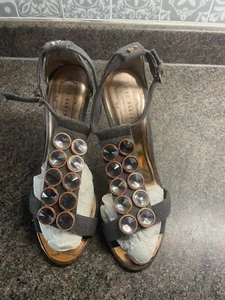 Ted Baker Stunning Sz 39 Uk 6 Grey Felt Embellished Jewel Front Strap Sandals - Picture 1 of 7