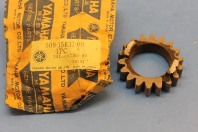 NOS Yamaha Kick Pinion Gear 76 IT400 75 MX250 76 YZ400 509-15631-00-00 - Image 1 of 4