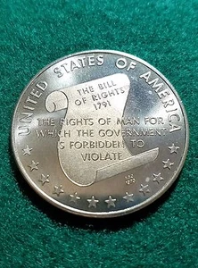 UNITED STATES OF AMERICA BILL OF RIGHTS ARTICLE II (COND AMENDMENT) COIN - Bild 1 von 3