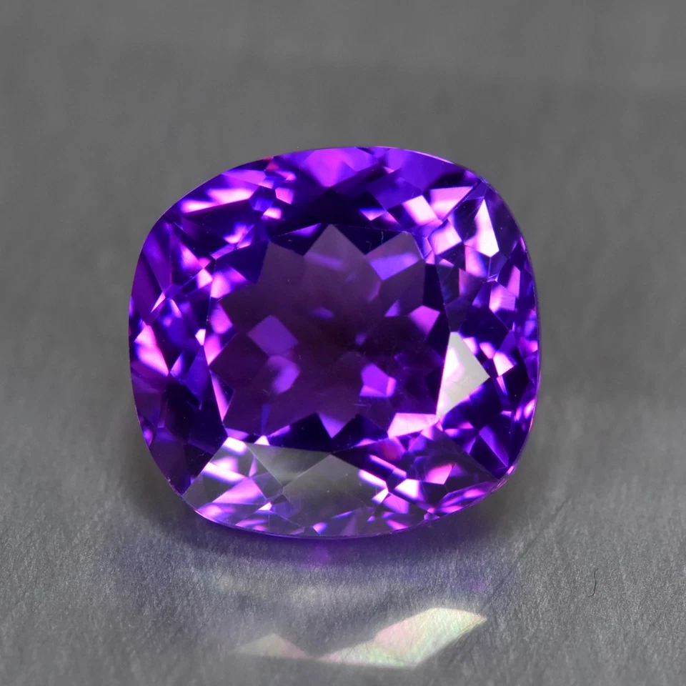 4.49Ct Cushion_Fabulous Natural Vivid Purple Amethyst Gemstone _Bolivia - Image 1 of 1