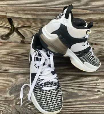 Nike Lebron Basketball Shoes, Model DQ8650-100, Sz:3.5 Youth Good Condition - Image 1 of 4