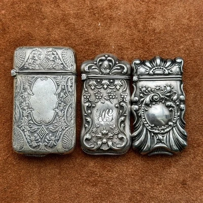 LOTE DE 3 CAJAS FUERTES ANTIGUAS DE PLATA ESTERLINA ¡DISEÑOS FLORALES ROCOCÓ Y GEOMÉTRICOS! Foto 1 de 4