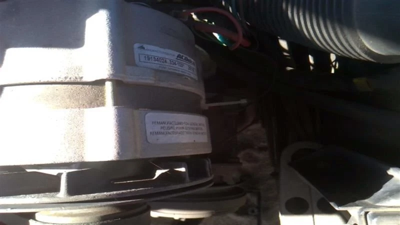 Alternator B230F Engine Fits 85-91 VOLVO 740 26436384 - Image 1 of 4
