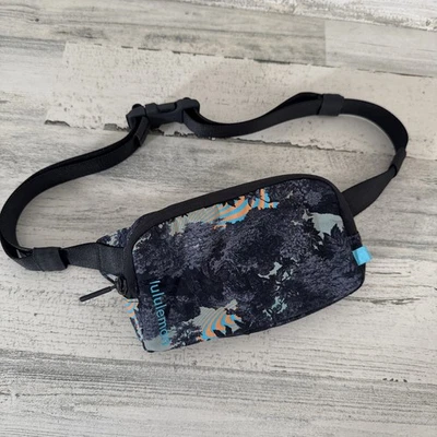 Lululemon Belt Bag Mini Psychedelic Toile Peri Purple - Image 1 of 4