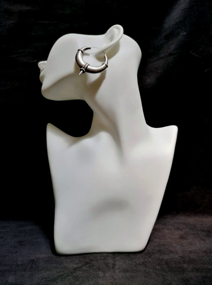 COPPIA ANTICHI BELLISSIMI ORECCHINI IN ARGENTO, RAJASTHAN (INDIA), XX SECOLO. - Immagine 1 di 4