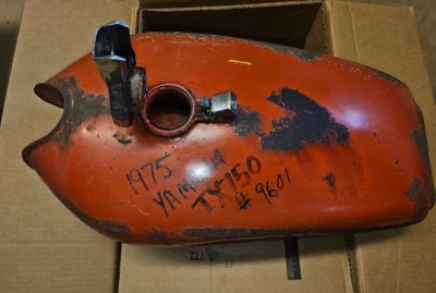 Tanque de gasolina Yamaha TX750 cilindro duplo década de 1970 - Imagem 1 de 4