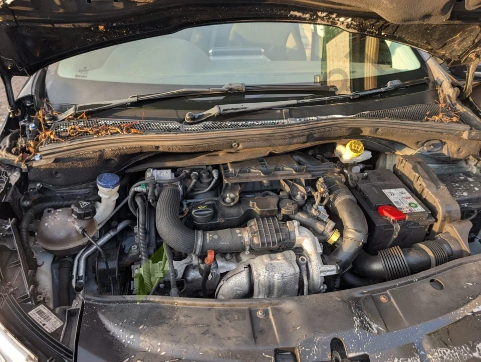 PEUGEOT 2008 MK1 Ph1 A94 Engine Diesel with Pump & Injectors DV4C (8HR) - Image 1 of 4