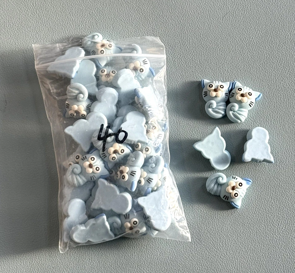 ¡Envío EE. UU.! 39 piezas de dijes de resina dura para gatos azules - 1" x 0,75" - no perforados Foto 1 de 2