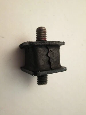 Honda MT250 Elsinore Exhaust Pipe Rubber Mount 1974 1975 1976 18354358000 - Изображение 1 из 3