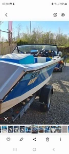 Motorboot - Bild 1 von 5