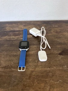 Gizmowatch Smartwatch Verizon - Blue Band (Model: QTAX53) - Photo 1 sur 6