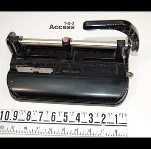 Acco Modell 350 Schwerlast 3 verstellbare Löcher Papierlocher Schreibtisch USA schwarz Vintage - Bild 1 von 4