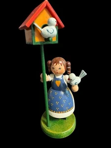 Erzgebirge Germany Figur kleines Mädchen & Vögel Volkskunst Holz 5" - Bild 1 von 11