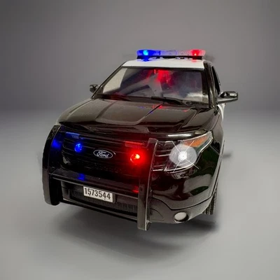 2015 CHP California Highway Patrol SUV WORKING  LIGHT & 4 Tone Siren 1/18 POLICE - Image 1 of 4