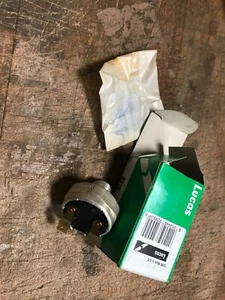 Interruptor de luz de marcha atrás genuino LUCAS SMB499 Land Rover 141SA E23 - Imagen 1 de 5