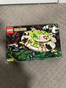 LEGO Space: Alien Avenger (6975) - Picture 1 of 9