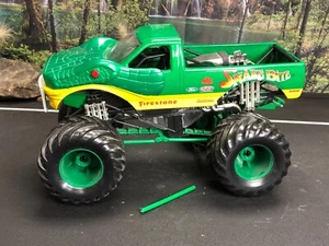 Diecast Muscle Machines FORD BIGFOOT 4X4 MONSTER TRUCK SNAKE BITE Parts/Repair! - Picture 1 of 21