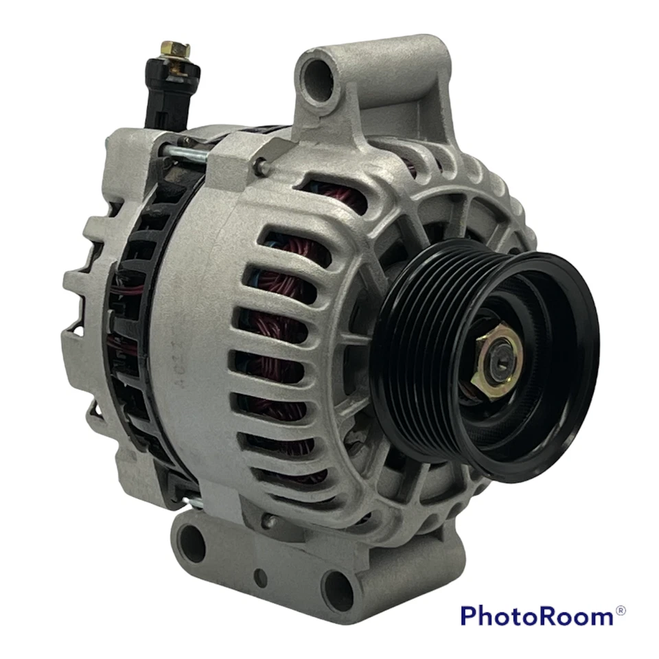 8317 Alternador para Ford F-550 Super Duty V8 6,0 L 02-03 y F-250, F-350 02-03 7,3 L Foto 1 de 3