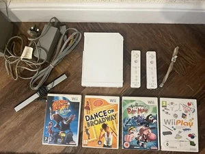 Nintendo Wii Game Console Bundle Inc Two Remotes & Four Games - Picture 1 of 12